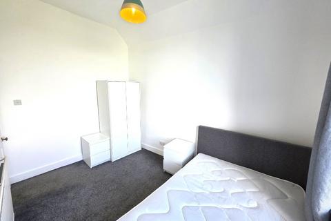 2 bedroom flat to rent, Rosemount Place, Rosemount, Aberdeen, AB25