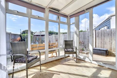 2 bedroom detached bungalow for sale, Windsor Avenue, Clacton-On-Sea
