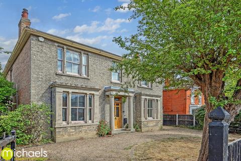 5 bedroom detached house for sale - Ladysmith Avenue, Brightlingsea, Colchester, CO7