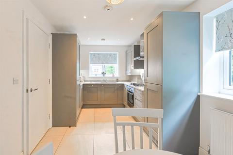 3 bedroom semi-detached house for sale, Augusta drive, Hockley SS5