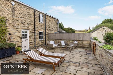4 bedroom barn conversion for sale, Dye Royd Barn, Headley Lane Thornton, Bradford, West Yorkshire, BD13 3LX