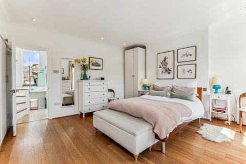 3 bedroom flat for sale, Redburn Street, Chelsea