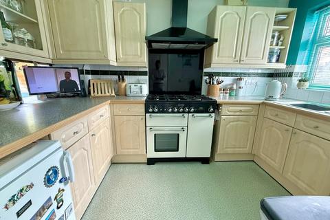 4 bedroom semi-detached house for sale, Hendon Road, Bordon GU35