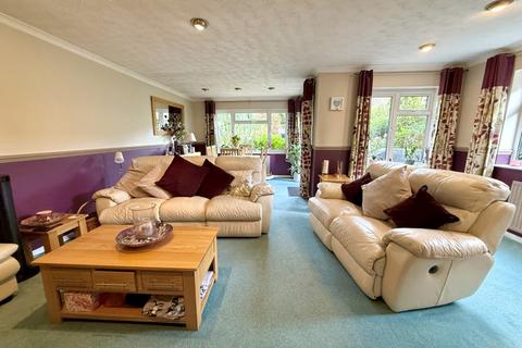 4 bedroom semi-detached house for sale, Hendon Road, Bordon GU35