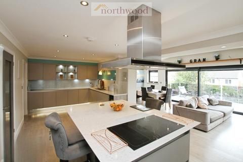 undefined, McCowan Crescent, Kinnaird Village, Larbert, FK5