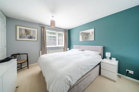 56 Brooklands Way, Redhill, RH1 2BW