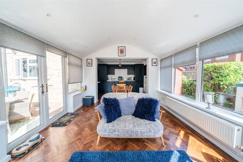 56 Brooklands Way, Redhill, RH1 2BW