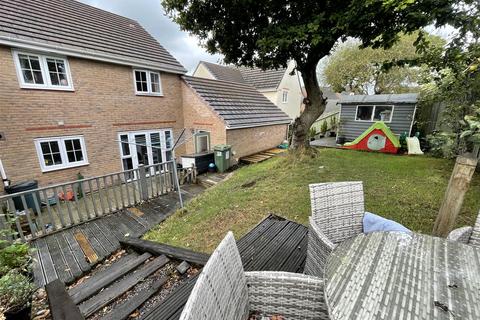 undefined, Bryn Uchaf, Bryn, Llanelli
