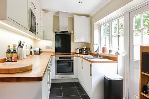 undefined, Hursley SO21