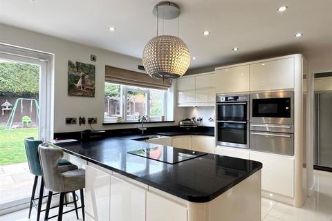38 Brookhus Farm Road, Sutton Coldfield, B76 1QP