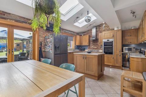 undefined, Talbot Avenue, Bushey