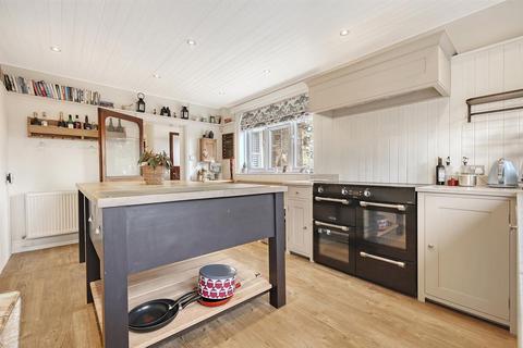 4 bedroom detached house for sale, Hollow Road, Felsted, CM6