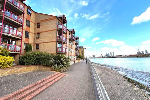 2 bedroom apartment to rent, Caledonian Wharf, London E14