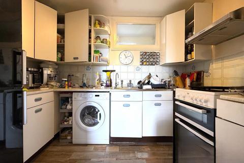 2 bedroom apartment to rent, Caledonian Wharf, London E14