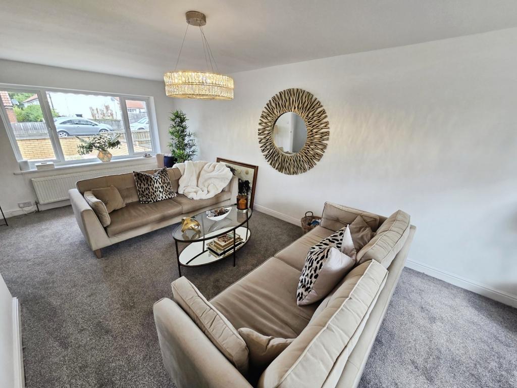 Pbox-living room-329764.jpg