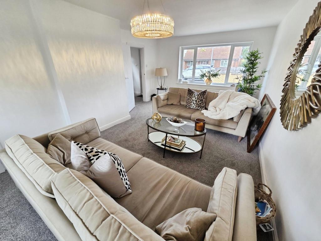 Pbox-living room-329764.jpg