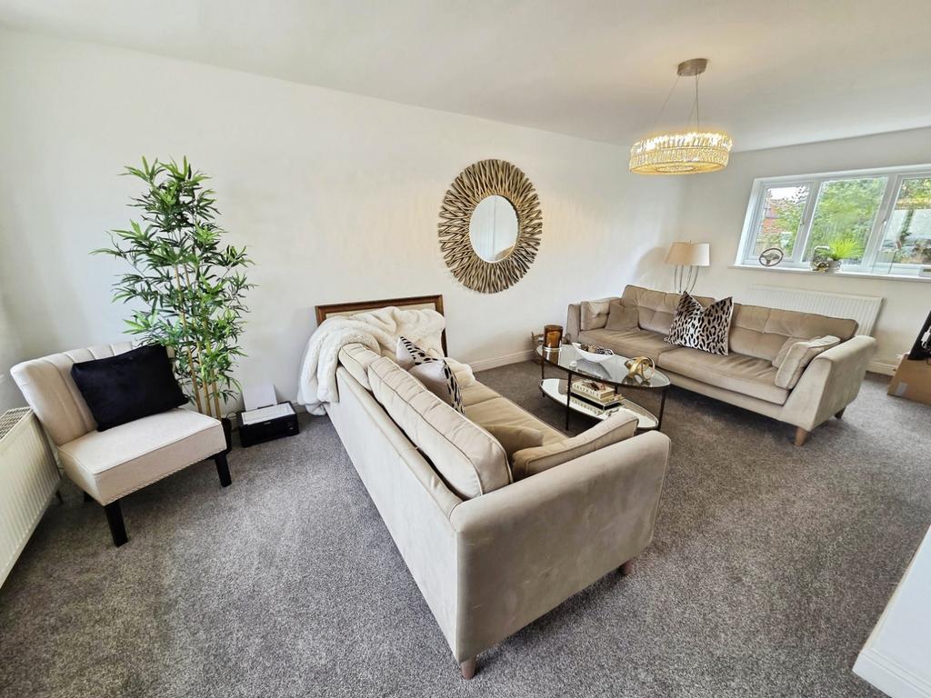 Pbox-living room-329764.jpg