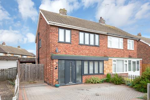3 bedroom semi-detached house for sale, Caithness Road, Stamford