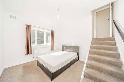 3 bedroom flat for sale, Finsbury Park Road, London N4