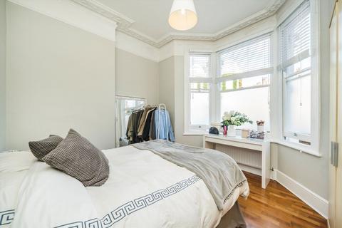 undefined, Woodside, London SW19