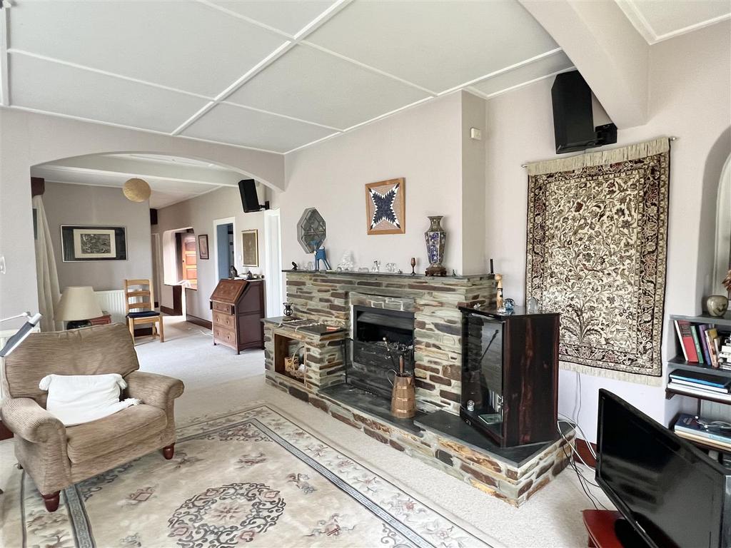 Formal Lounge