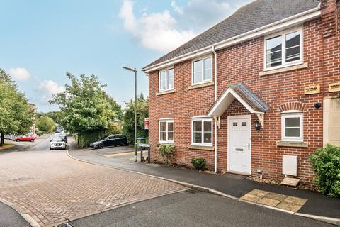 Spiro Close, Pulborough, RH20