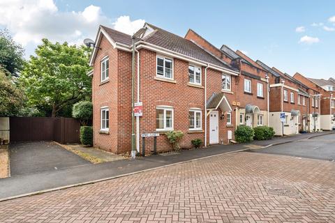 4 bedroom end of terrace house for sale, Spiro Close, Pulborough, RH20