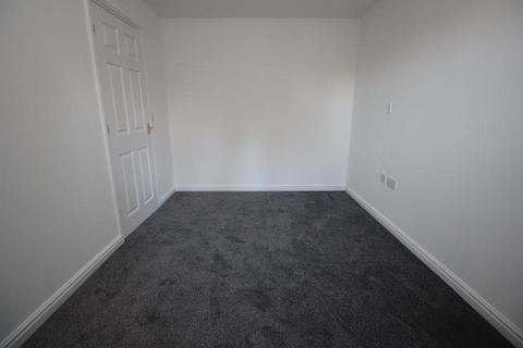 3 bedroom terraced house to rent, Beanfield Close, Riseley, MK44 1ES