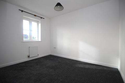 3 bedroom terraced house to rent, Beanfield Close, Riseley, MK44 1ES