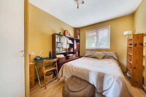 2 bedroom flat for sale, Queen Caroline Street, London, W6