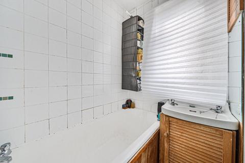 2 bedroom flat for sale, Queen Caroline Street, London, W6