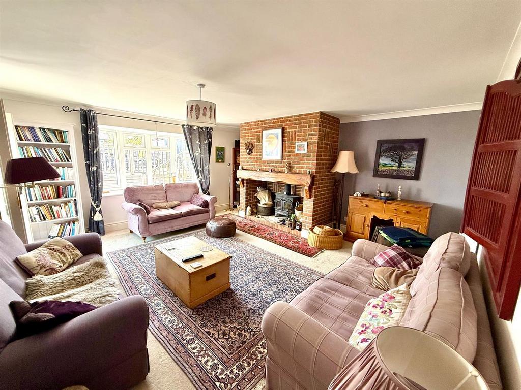 Living Room 2.jpg