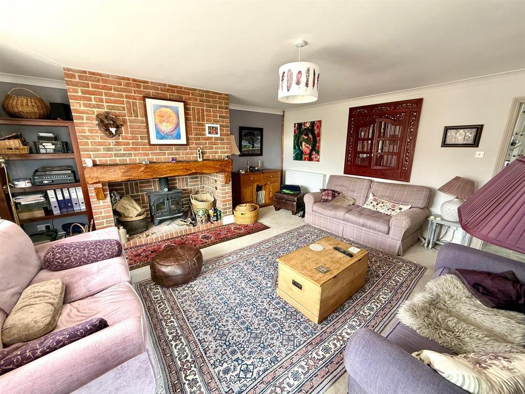 Living Room 1.jpg