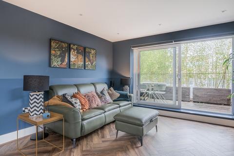 2 bedroom apartment for sale, Crown Dale, London