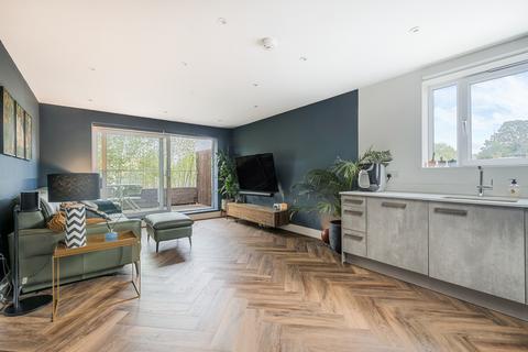 2 bedroom apartment for sale, Crown Dale, London
