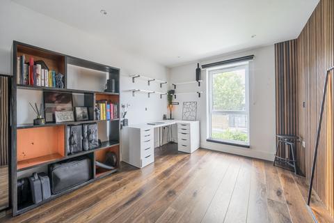 2 bedroom apartment for sale, Crown Dale, London