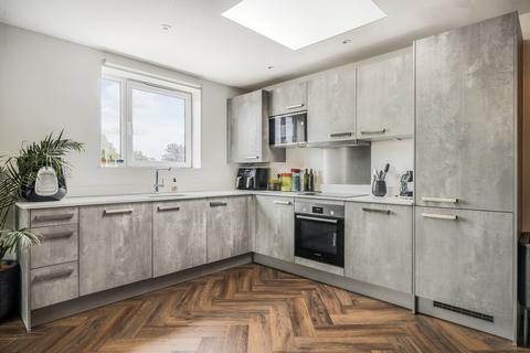 2 bedroom apartment for sale, Crown Dale, London
