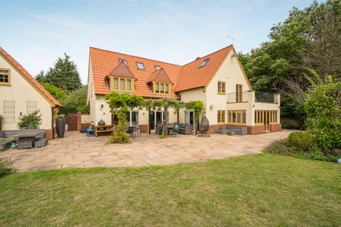 7 bedroom detached house for sale, Chinnor Road, High Wycombe HP14