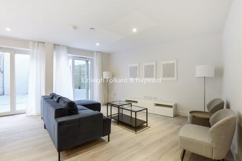 3 bedroom flat to rent, Red Post Hill, London, SE24