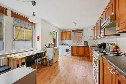 1 bedroom in a house share to rent, Foxham Road, London, N19