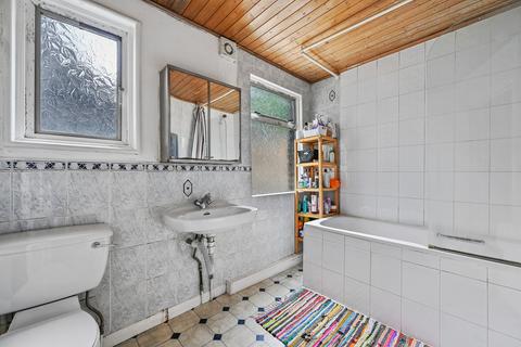 1 bedroom in a house share to rent, Foxham Road, London, N19