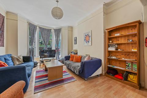 1 bedroom in a house share to rent, Foxham Road, London, N19