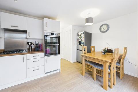 3 bedroom end of terrace house for sale, Long Field Road, Launceston, Cornwall