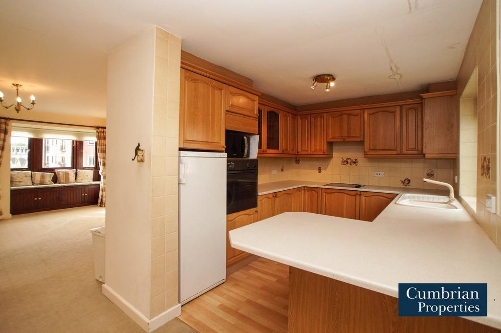 Open plan dining lounge/kitchen