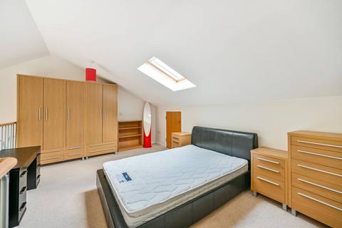 undefined, Whitton Road, Twickenham, TW1
