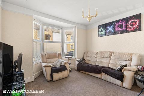 2 bedroom detached house for sale, North Road, Hoddesdon EN11