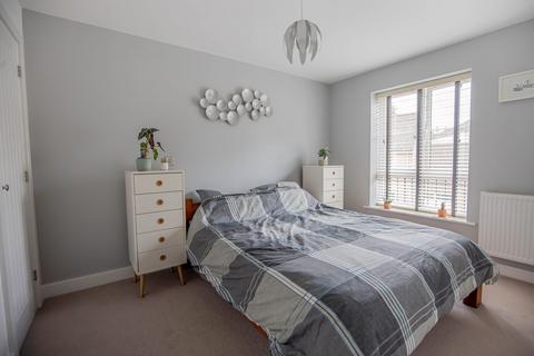 4 bedroom end of terrace house for sale, Sir Bernard Lovell Road, Malmesbury, SN16