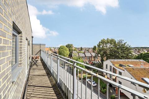 2 bedroom flat for sale, Telford Road, Arnos Grove, London, N11