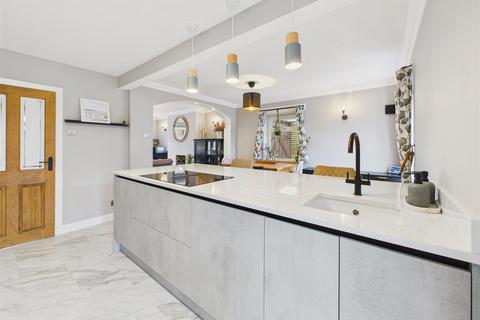 3 bedroom semi-detached house for sale, Rokeby Park, Hull