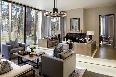 6 bedroom detached house to rent, Wood Lane, Weybridge KT13